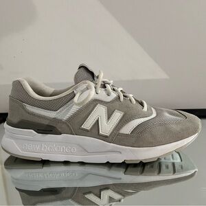 New Balance 997H Grey White Men 9.5 Women 11 Pre-owned CW997HCR No Box